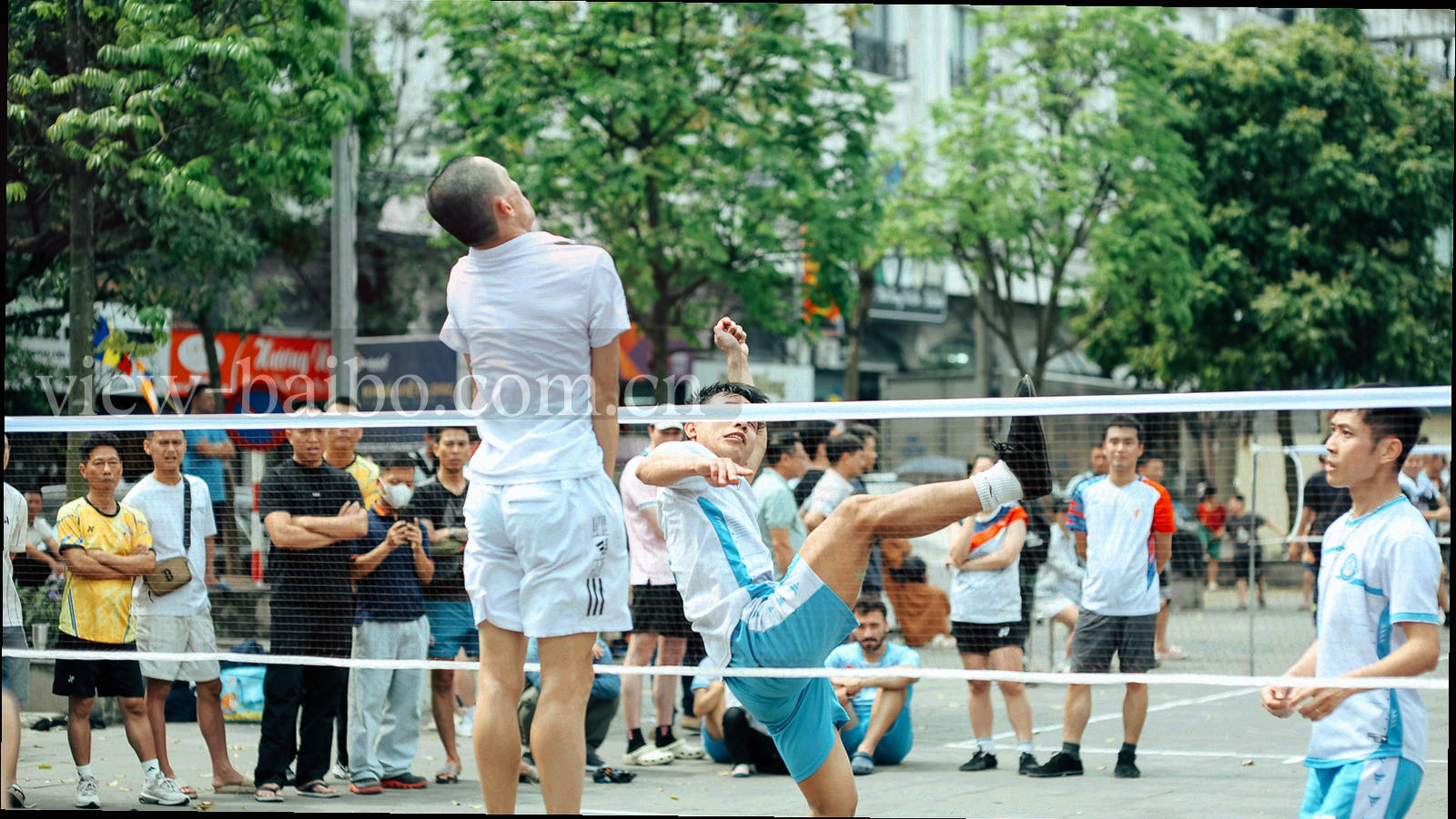 城市道路网格抽象线条，突出位置坐标